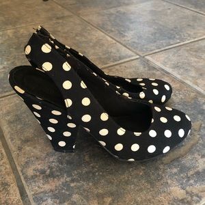 Forever 21 Polka dot Pumps SZ US 8 NWOT